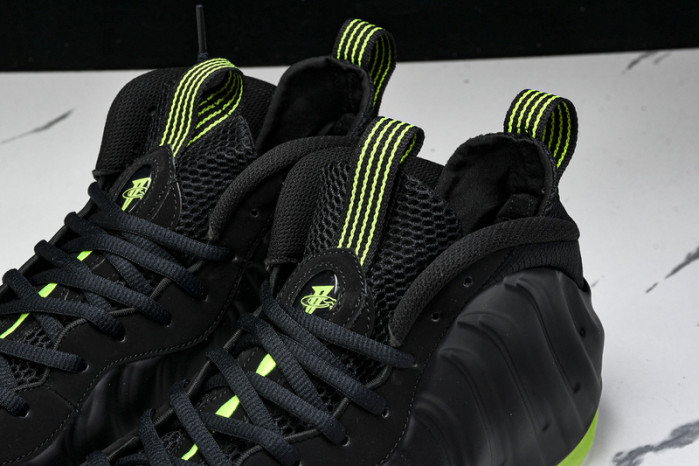 Nike Air Foamposite One Black Volt - HF2902-001